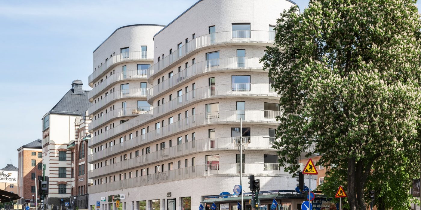 Basaren. Brick Award 22 Category "Sharing public spaces". Wing�rdhs. View from the street