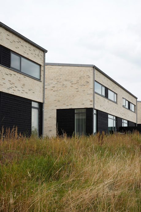 Terraced houses, Soeloekken in Hjortshoej, Facing Brick W 105 Ingefaer