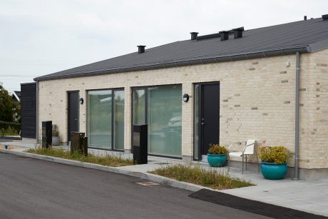 Terraced houses, Soeloekken in Hjortshoej, Facing Brick W 105 Ingefaer