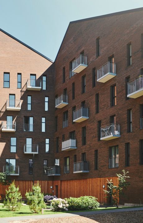 Apartment building, The Hill, Brun Valmue
