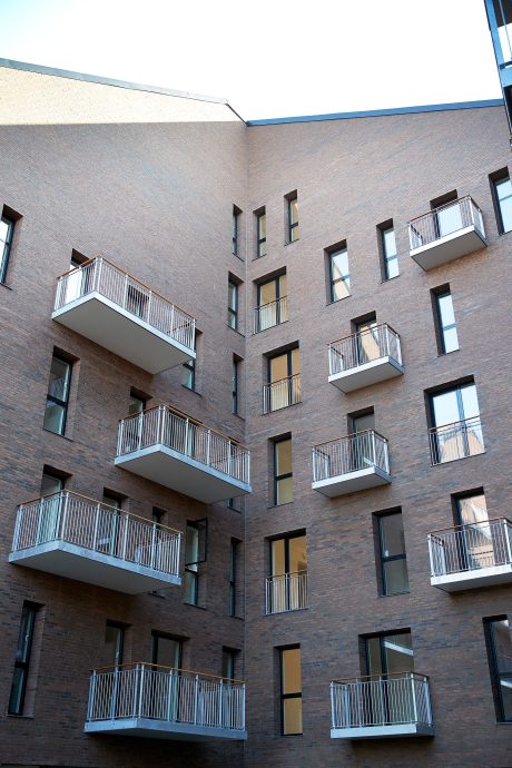 Apartment Building in Hilleroed, Facing Brick Brun Valmue