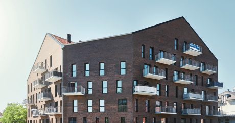 Apartment building, The Hill, Brun Valmue