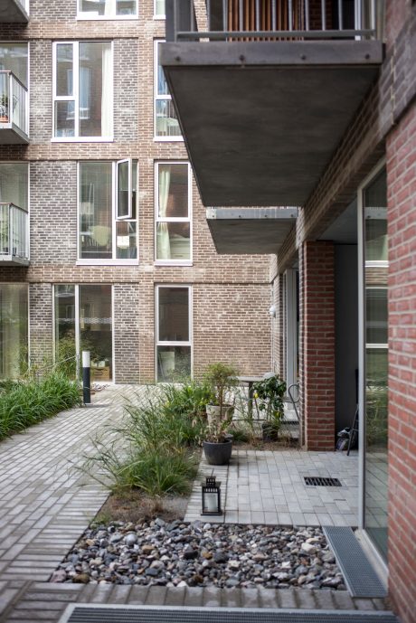 Apartment building, Sandkaj in Copenhagen Nordhavn, Facing Bricks W 309 Dyb Roed, W 449 Kul, W 453 Grafit, W 447 Mahogni