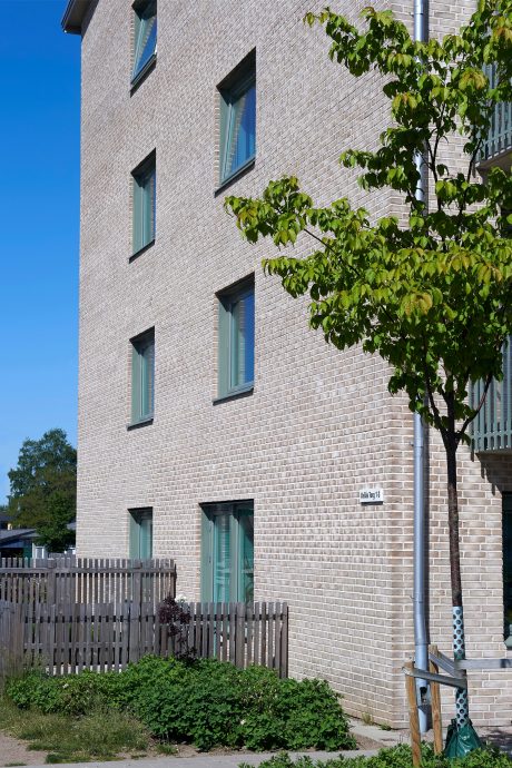 Fasadtegel: EW0447 Flint - EW0109 Vit Marmor | Vallås Torv