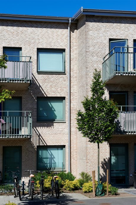 Fasadtegel: EW0447 Flint - EW0109 Vit Marmor | Vallås Torv