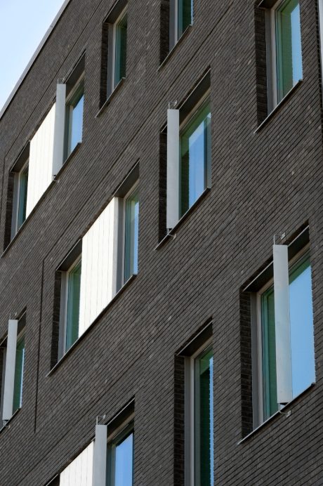 Apartment Building & Restaurant & Shops in Malmoe, Facing Brick, W 449 Kol