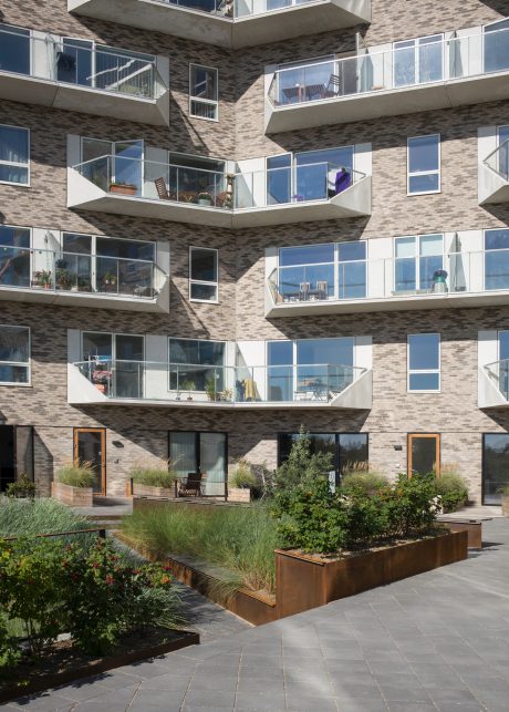Apartment Building in Copenhagen, Mix of Facing Bricks W 450 Jern and W 447 Flint