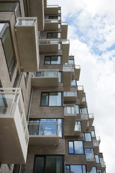 Apartment building, Havnebryggen on Islandsbrygge, Facing Brick W 450 Jern