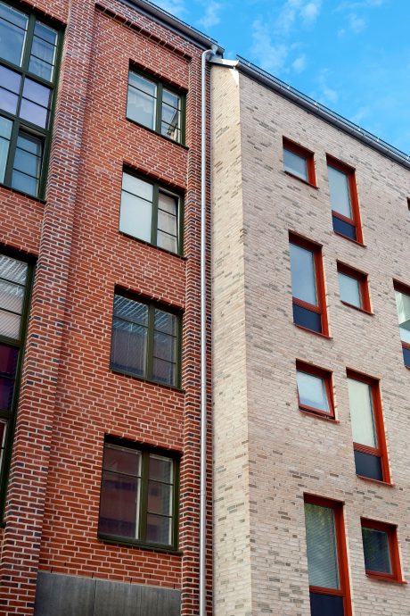 Fasadtegel: EW0454 Svart Onyx - EW0105 Ingefär - EW0309 Röd-Slagen | Ledbussen 3, Malmö