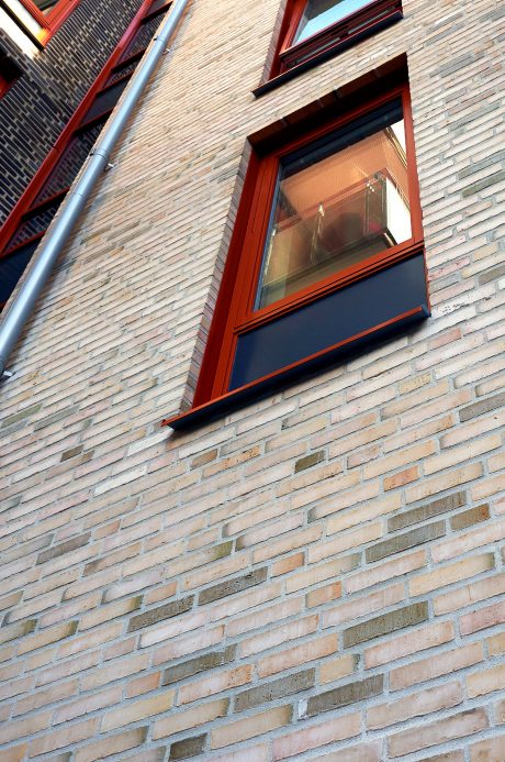 Fasadtegel: EW0454 Svart Onyx - EW0105 Ingefär - EW0309 Röd-Slagen | Ledbussen 3, Malmö