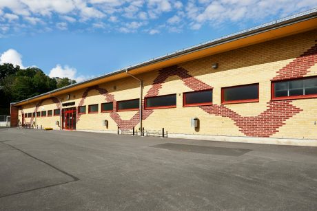 Sportcenter in Huskvarna, Facing Brick, Gul Spanad, Roed Spanad, Roed Rafflad