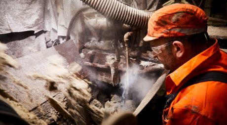 Hållbarhet - återvinning av lera och fasadtegel på tegelbruk