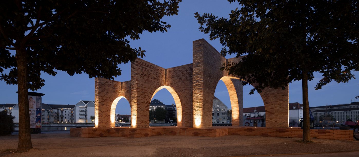 Brick: EW0466 Kobber - EW2331 Rosé - EW2207 Rød mørk - EW2115 Sommer | Bricks in Common Pavillion, Copenhagen