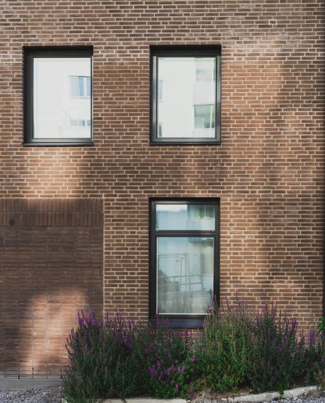 Fasadtegel - EW2135 White Bonasus - EW2422 Brun - EW2163 Cassis - Solkatten, Sverige