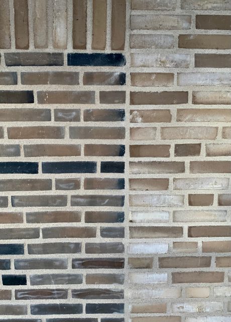 Brick: EW2135 White Bonasus - EW2723 Black Etna | Älvsjö, Sweden