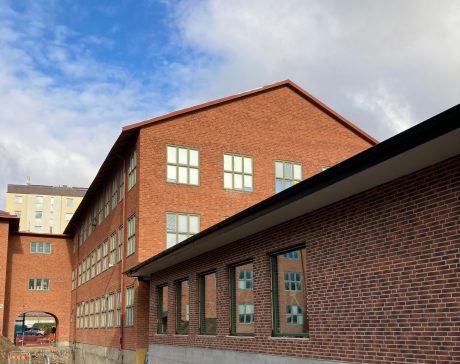 Brick: EW0466 Koppar - green glazed brick | Hästhagsskolan Stockholm, Sweden