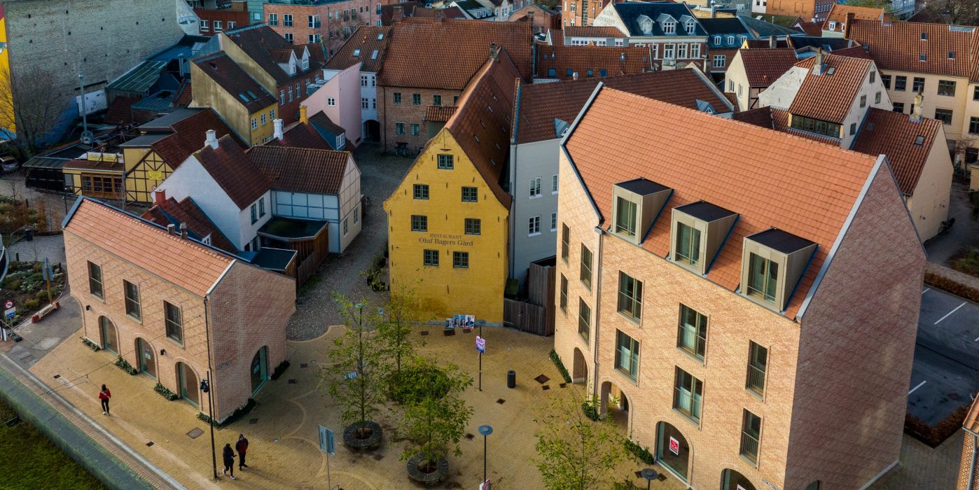 Taktegel - Datura Naturrød - Oluf Bagers Plads, Danmark