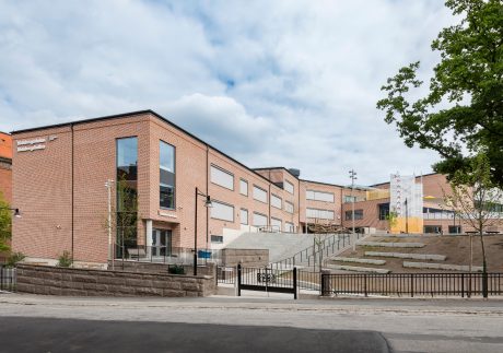 Fasadtegel: EW0409 Valume | Rödabergsskolan, Sverige