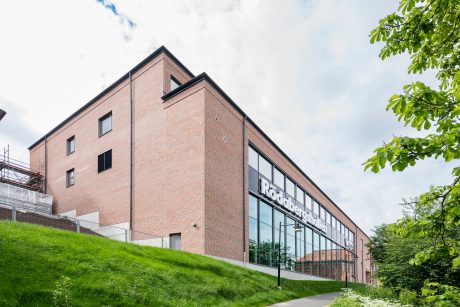 Fasadtegel: EW0409 Valume | Rödabergsskolan, Sverige