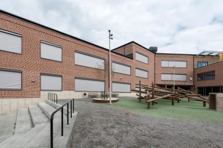 Fasadtegel: EW0409 Valume | Rödabergsskolan, Sverige