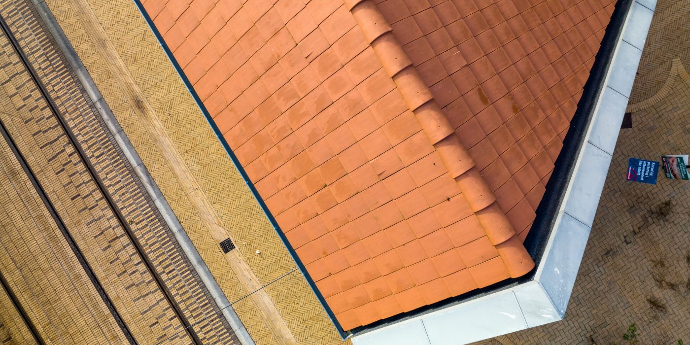 Taktegel - Datura Naturrød - Oluf Bagers Plads, Danmark