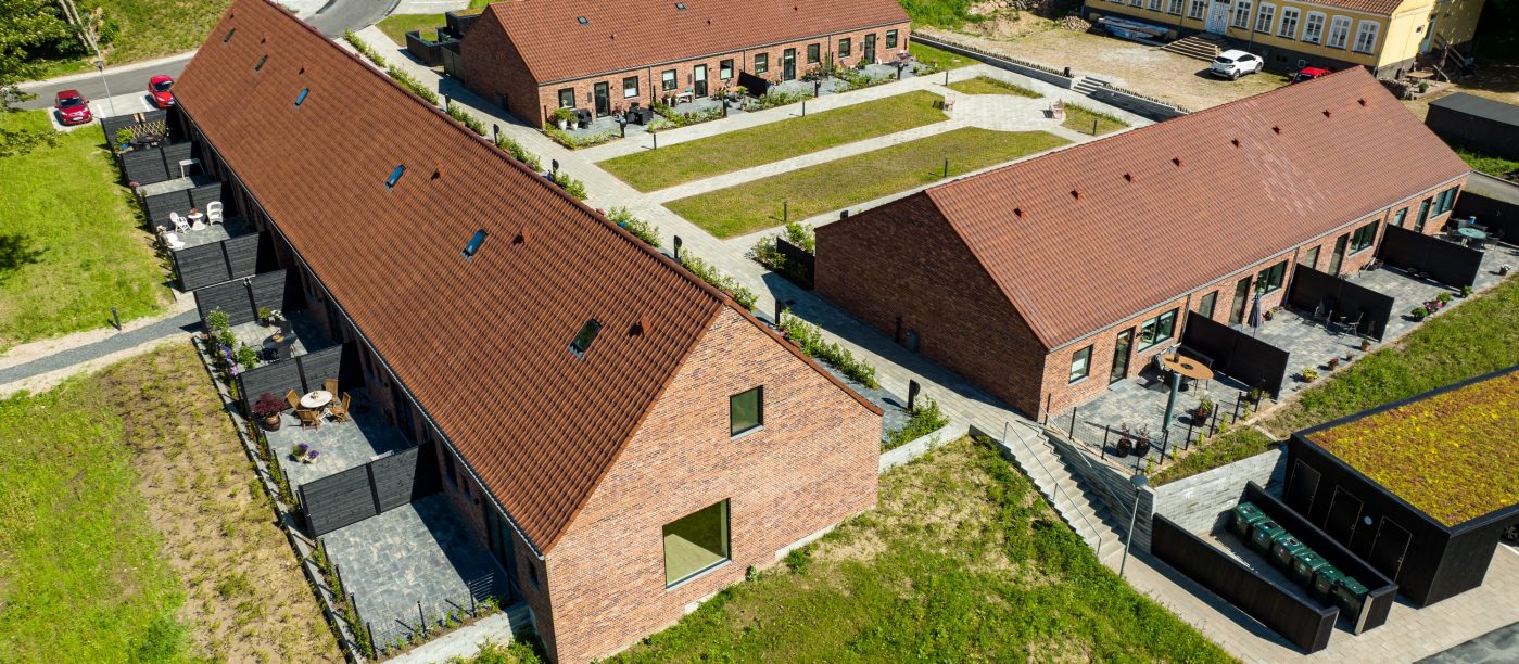 Fasadtegel - taktegel: EW3255 - Sinus | Agttrup Gårdhuse, Danmark