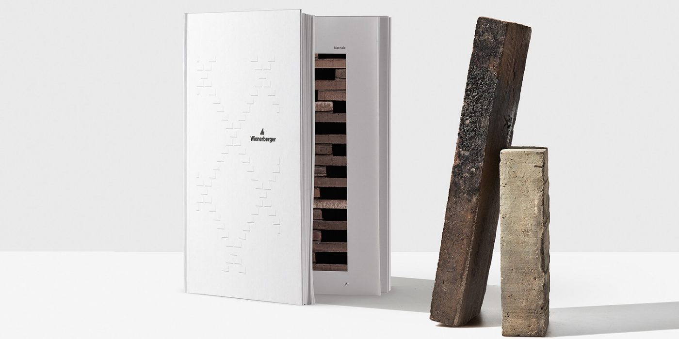 Bog om teglstein - mockup