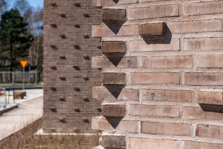 Fasadtegel: EW0109 Hvid Marmor - EW0447 Flint - EW0454 Sort Onyx - EW0465 Rød nuancered | Saftstationen, Sverige