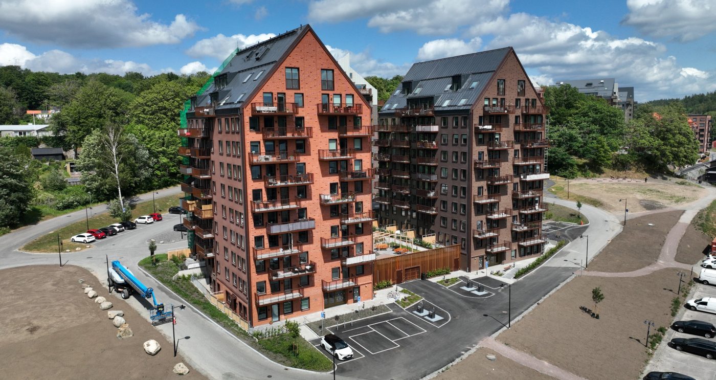 Fasadtegel: EW0309 Röd - EW0477 Mahogny - EW2165 Antibes | Kv. Skogsvaktaren