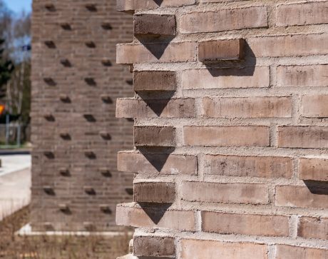 Fasadtegel: EW0109 Hvid Marmor - EW0447 Flint - EW0454 Sort Onyx - EW0465 Rød nuancered | Saftstationen, Sverige