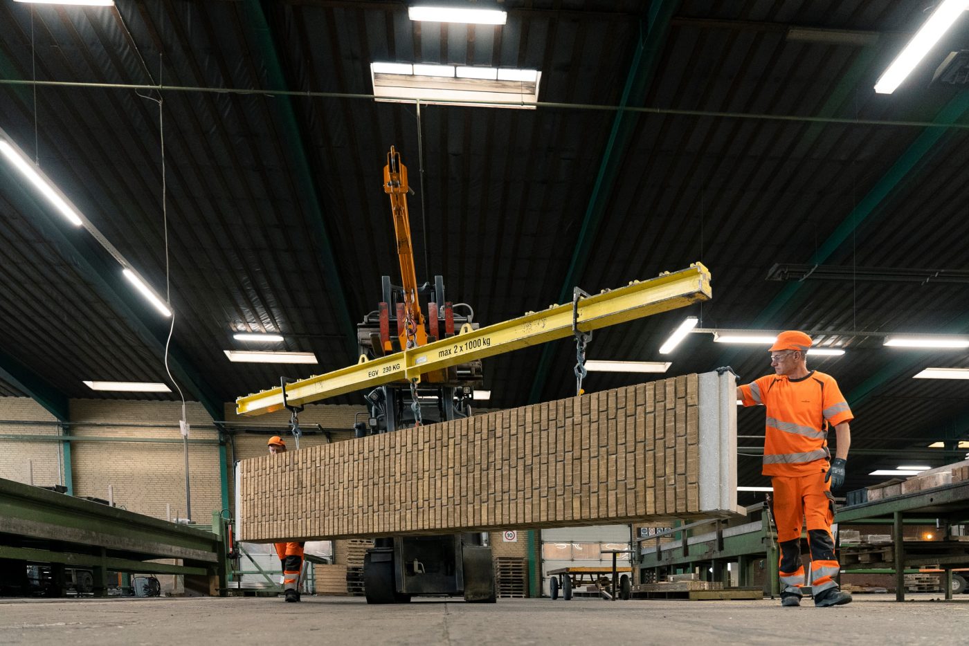 Mursten: Produktion af teglbjælker og -overliggere | Egernsund Wienerberger A/S