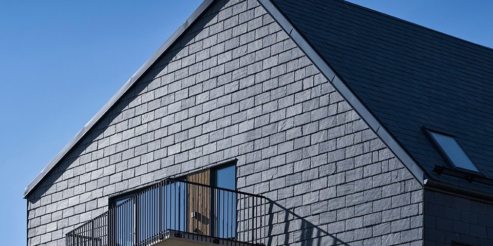 Skärmtegel: Skifer Graphite Rustic - Skifer Graphite Plain | Vikhems Torg, Staffanstorp