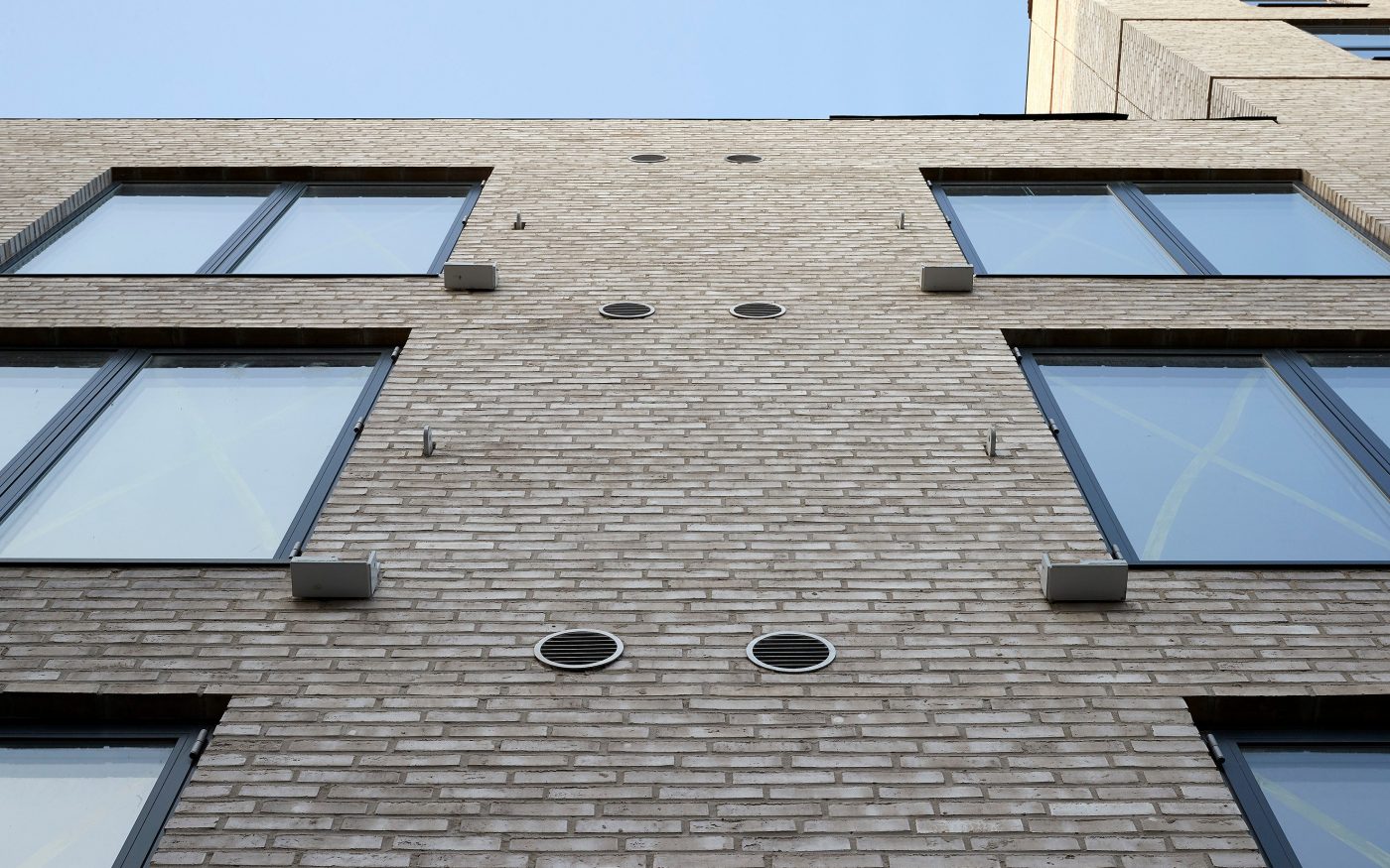 Apartment Building in Koege, Facing Brick Hvid Marmor